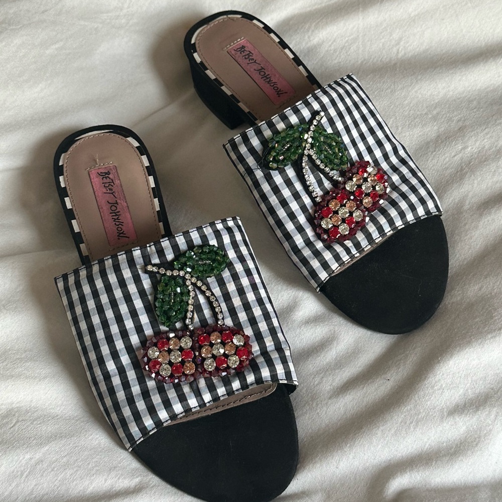 Betsey Johnson  gingham slides